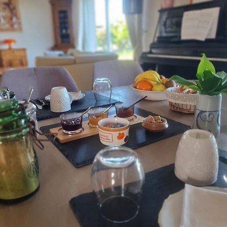 לינה וארוחת בוקר Liré Entre Loire Et Vignobles מראה חיצוני תמונה