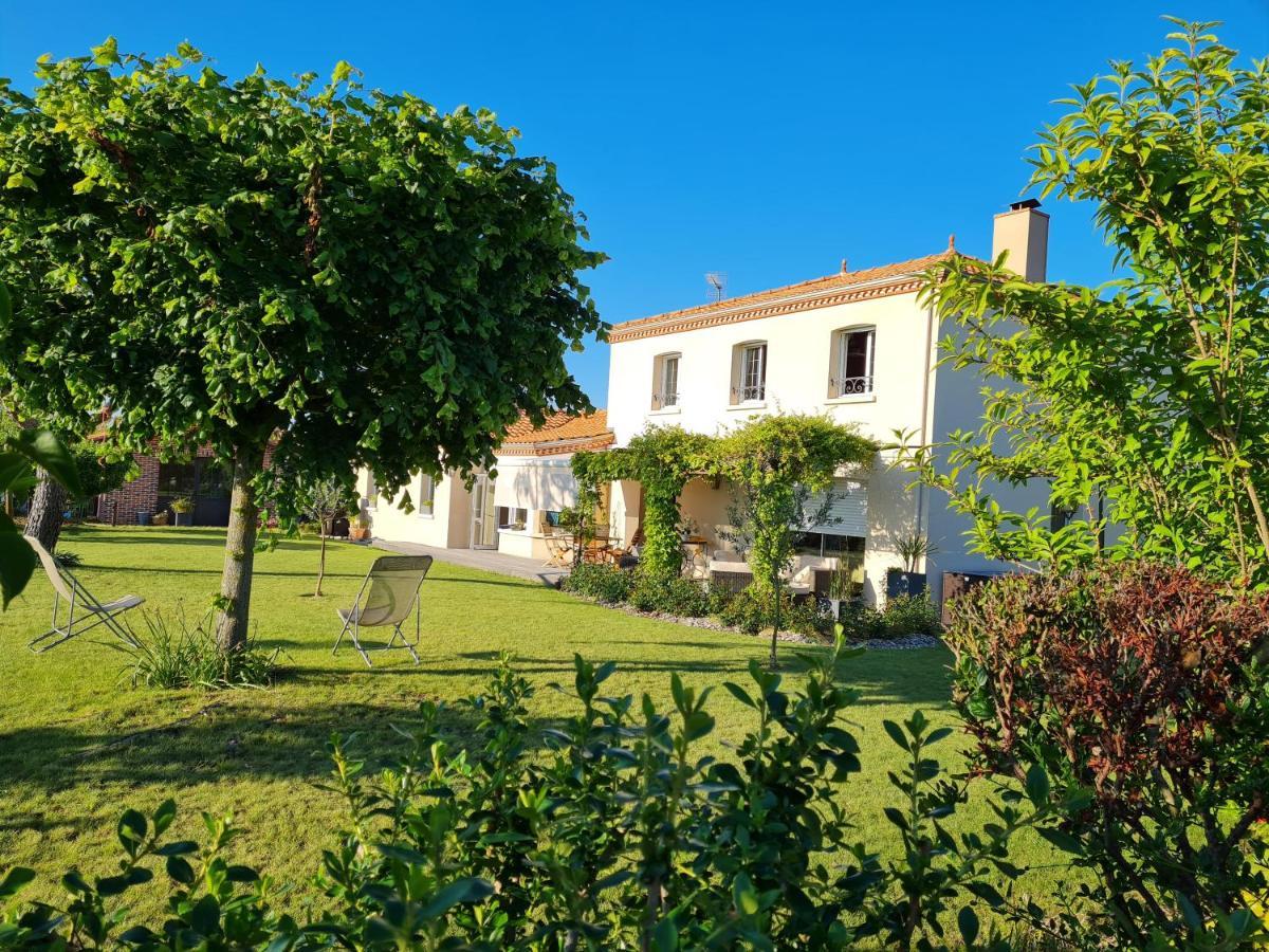 לינה וארוחת בוקר Liré Entre Loire Et Vignobles מראה חיצוני תמונה